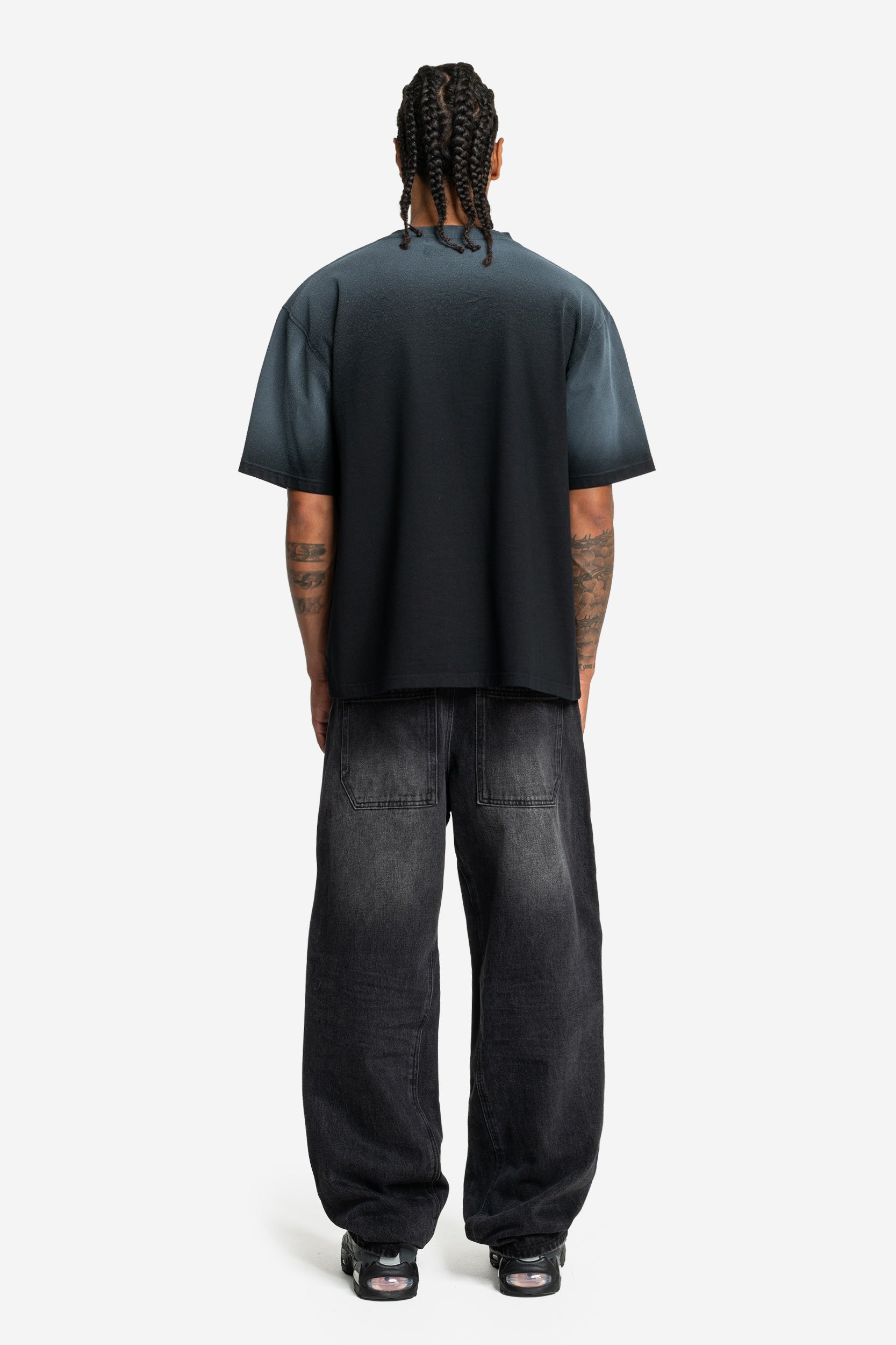 LOST BOND TEE BLACK SPRAY WASHED