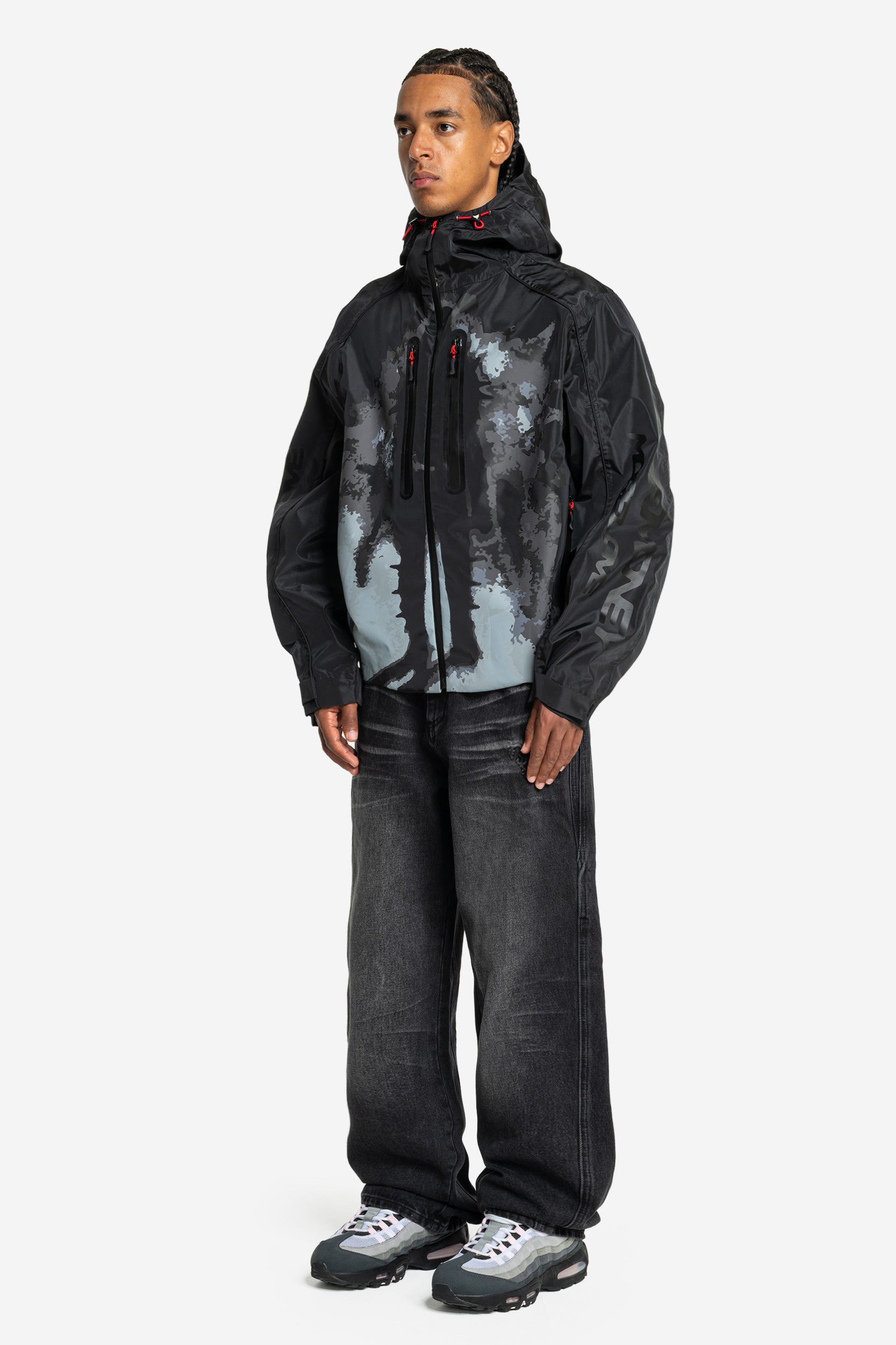 VILLAIN WINDBREAKER BLACK