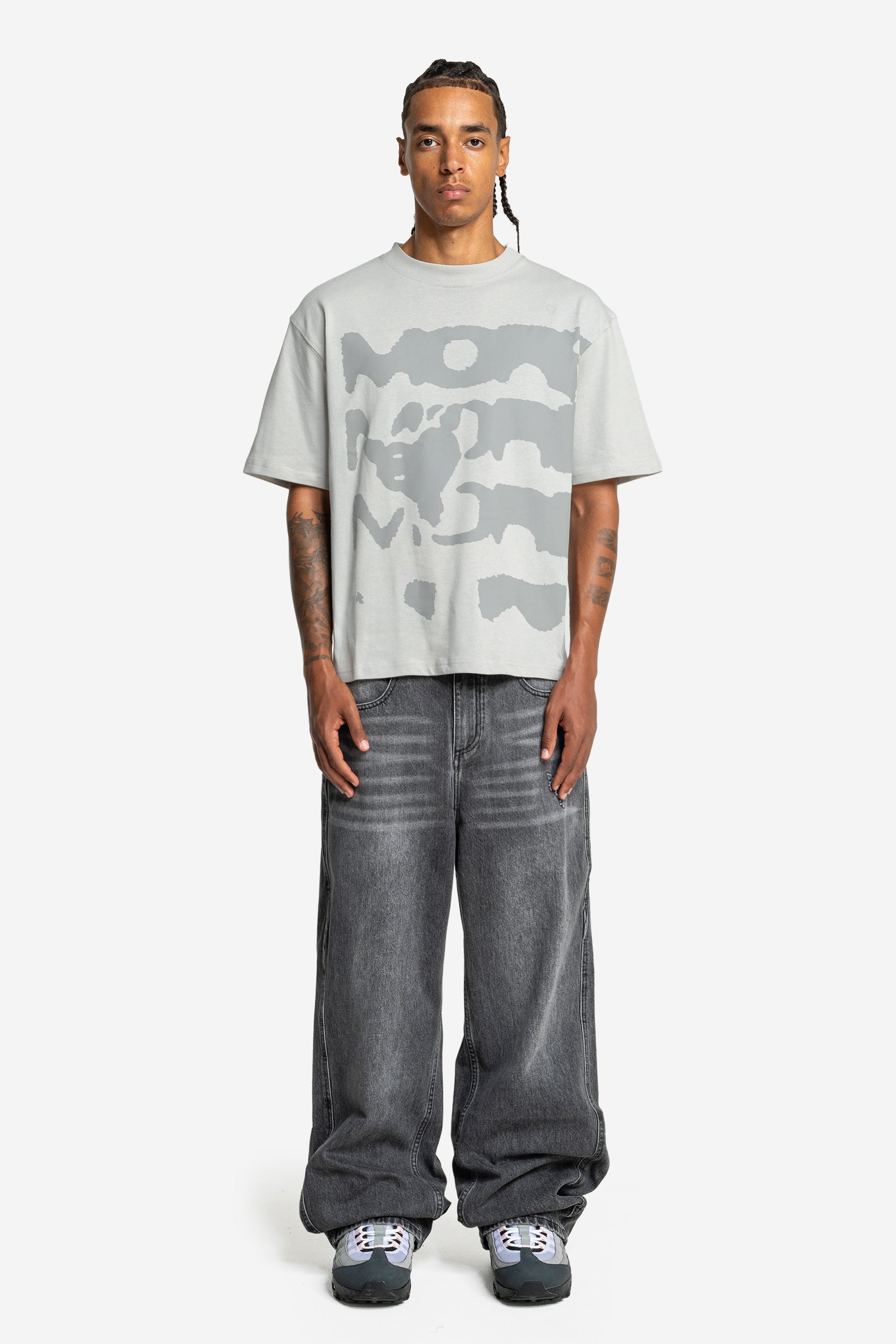 RADIANT CASH TEE LIGHT GREY