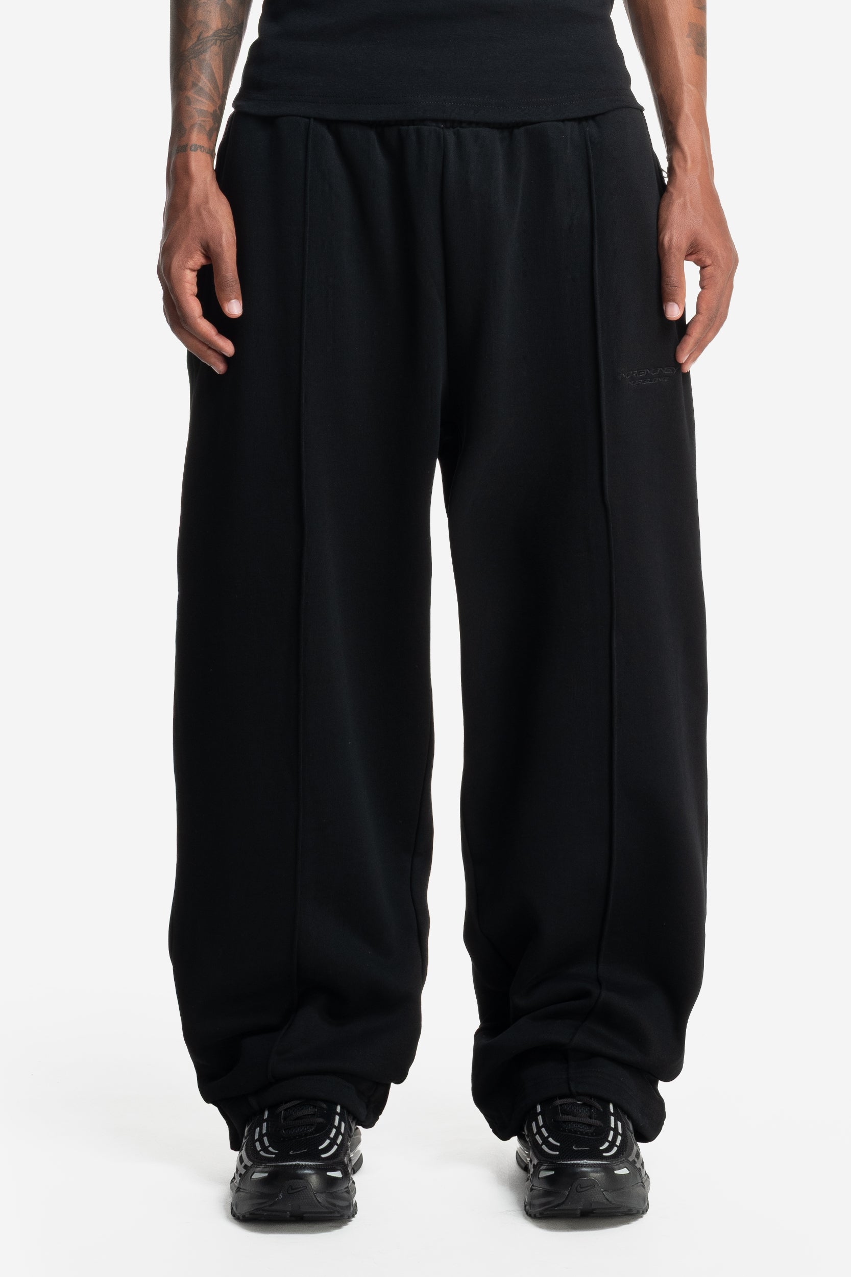 BASE JOGGER BLACK
