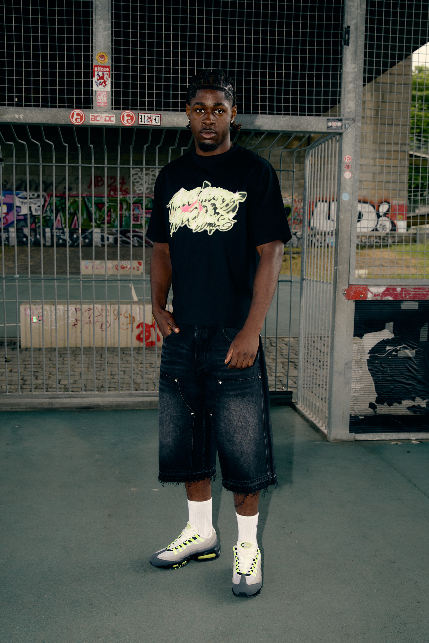 RHINESTONE CARPENTER JORTS BLACK