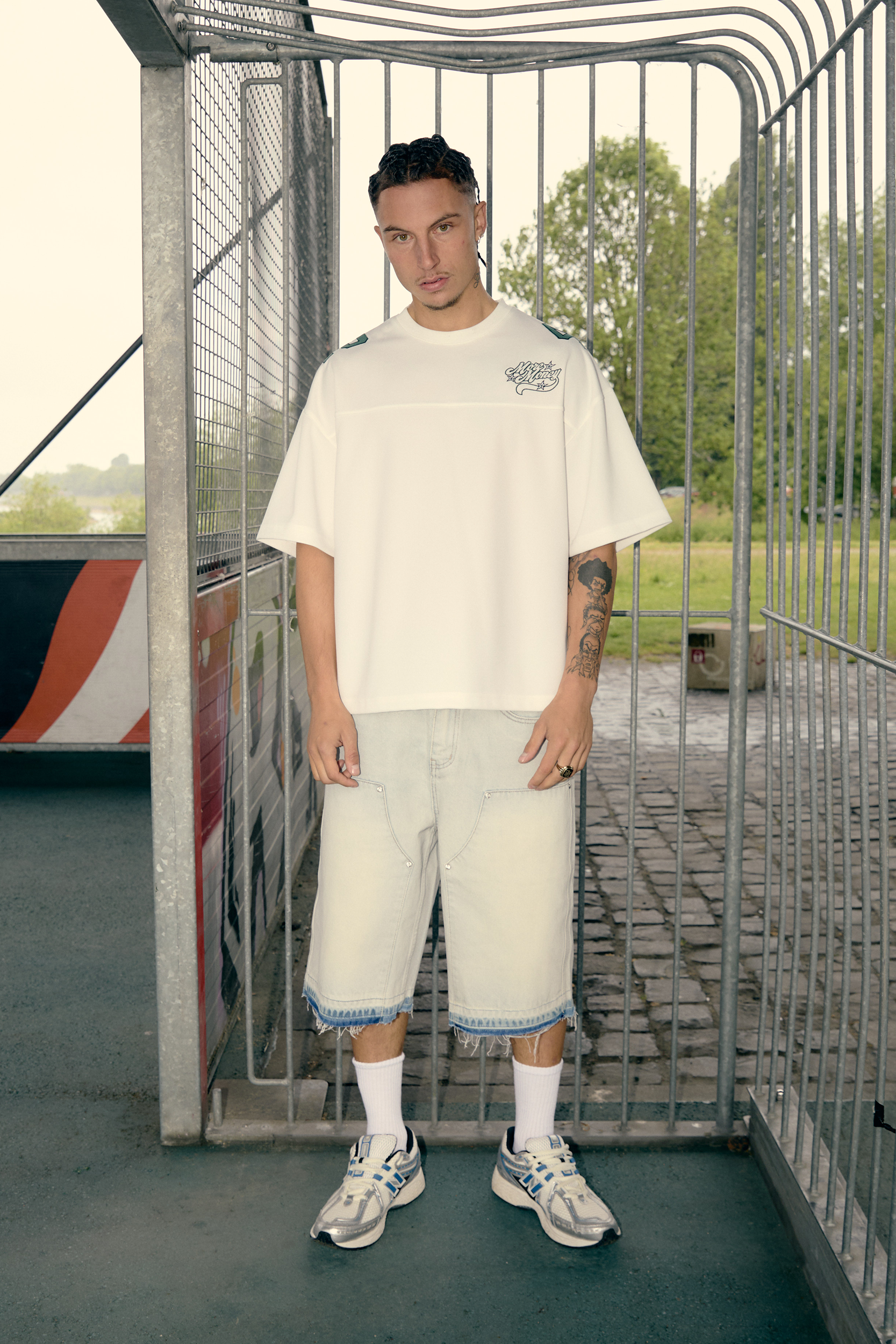 RHINESTONE CARPENTER JORTS BLUE