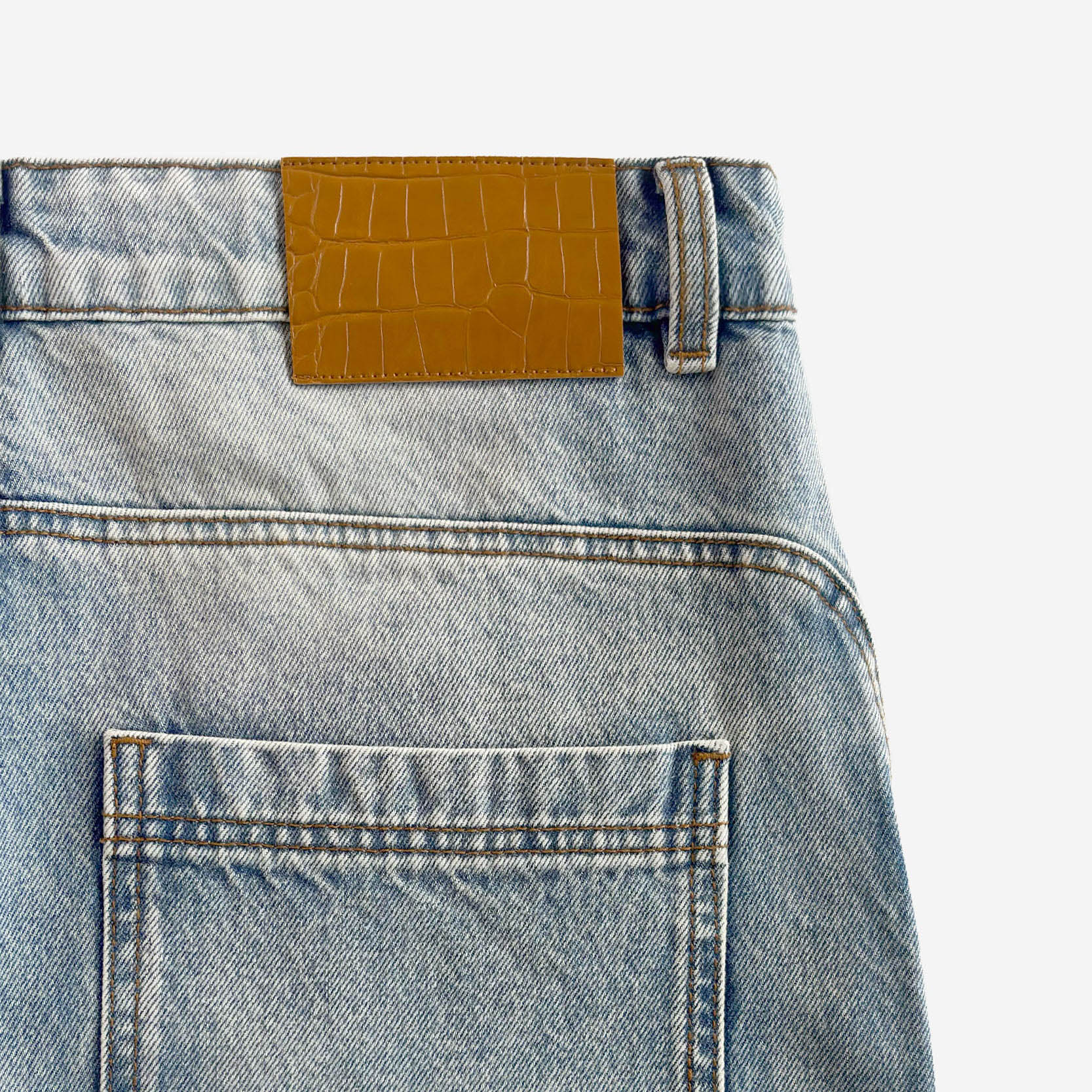 DISTINCTIVE DENIM WASHED BLUE