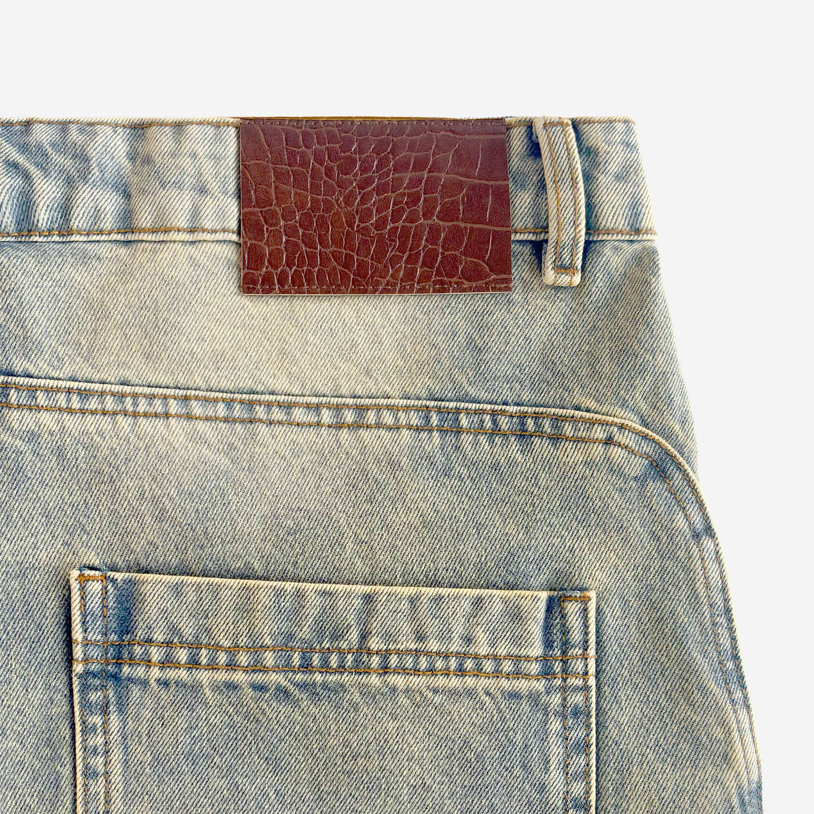 DISTINCTIVE DENIM WASHED MUD