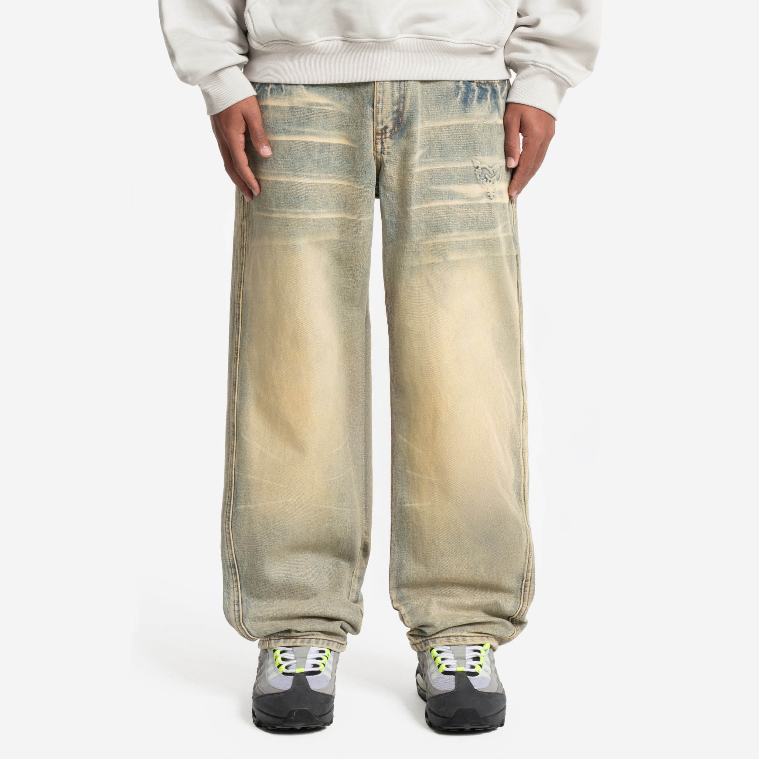 DISTINCTIVE DENIM WASHED MUD