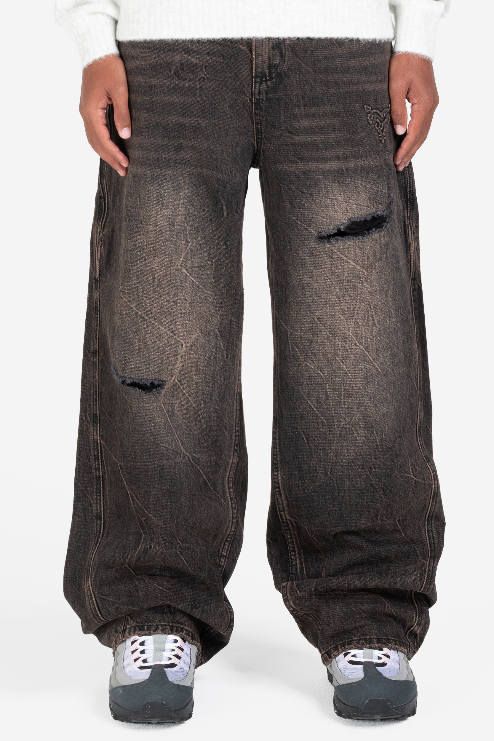 RIPPED DISTINCTIVE BAGGY DENIM BLACK