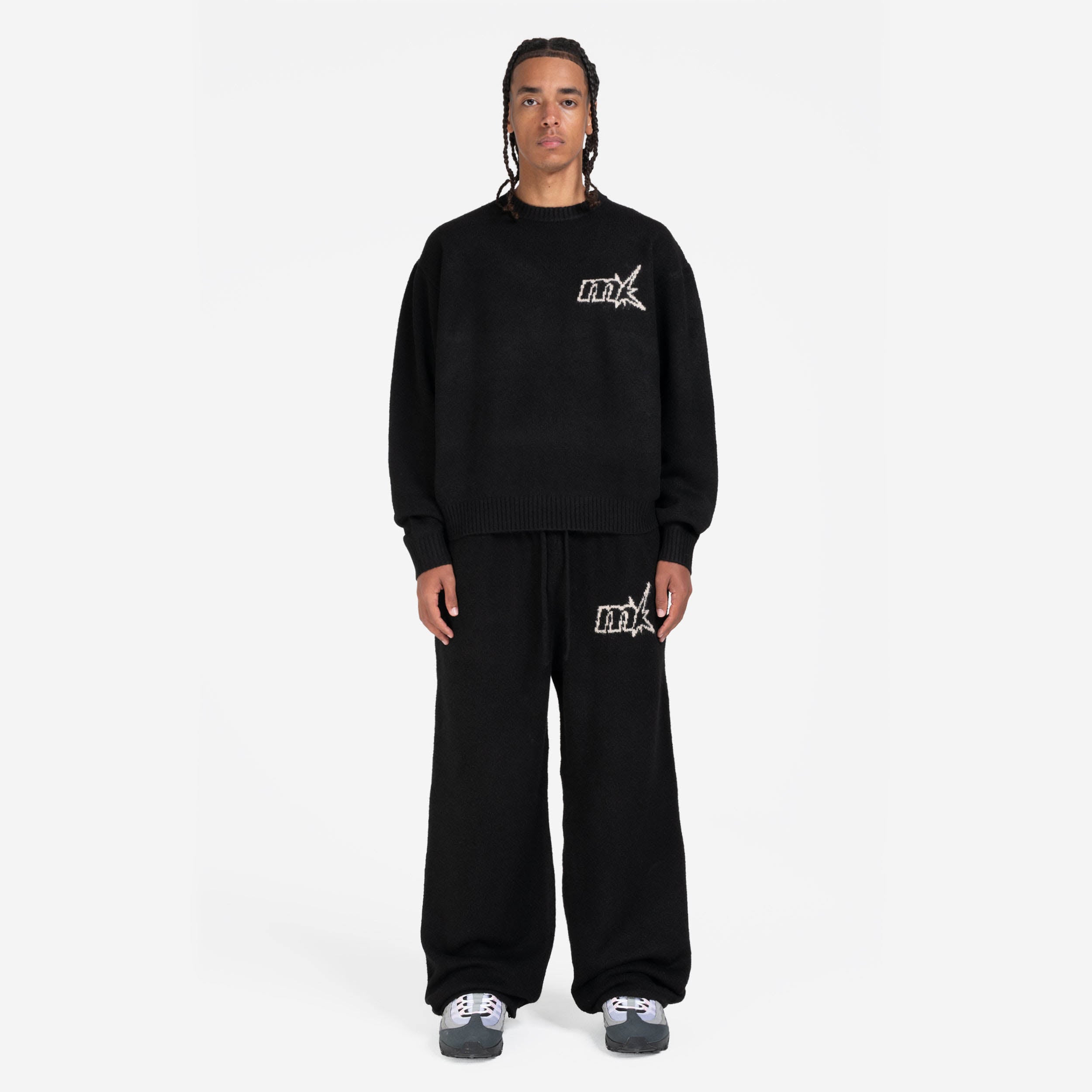 FUZZY KNIT SWEATER BLACK