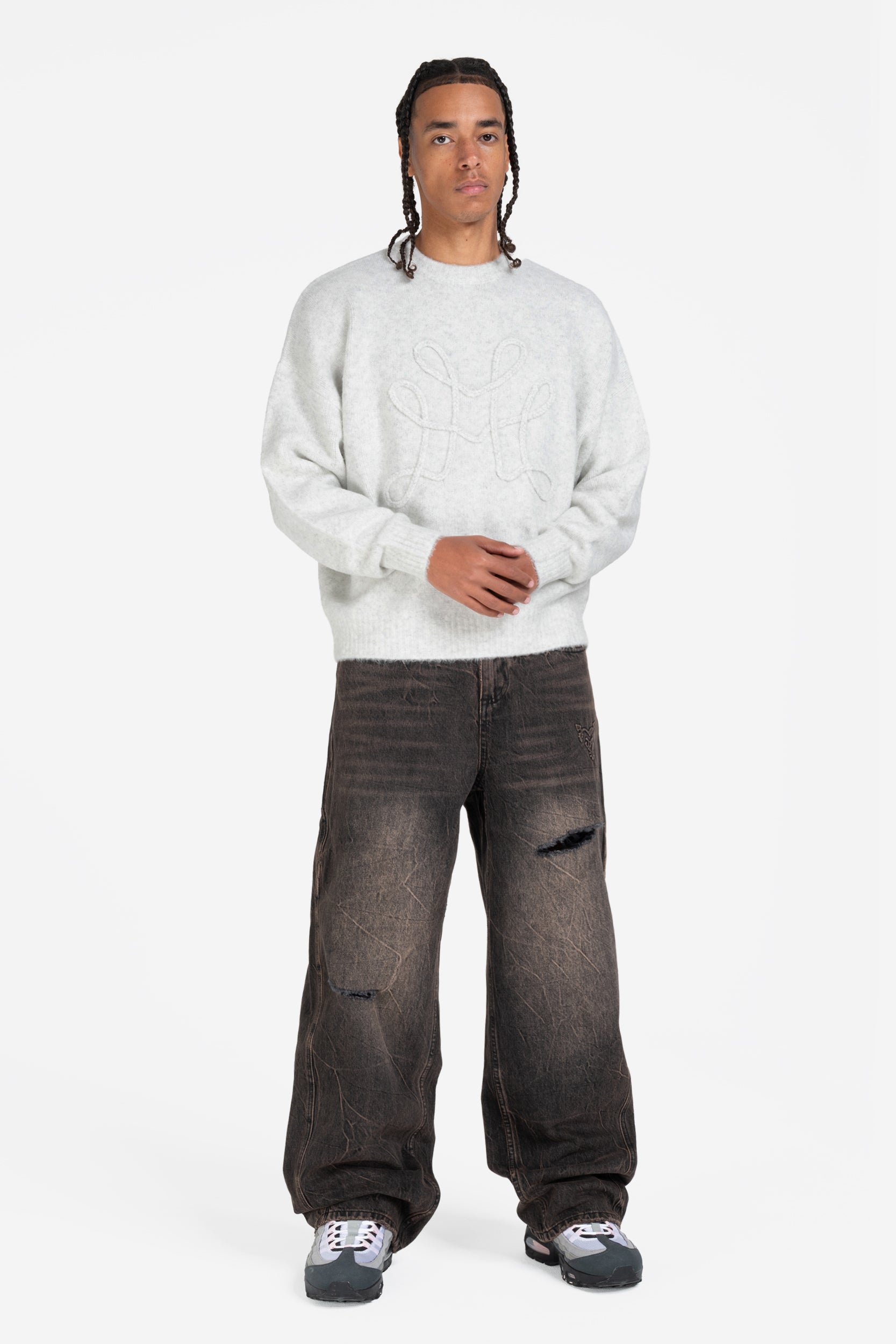 DA BIG M KNIT SWEATER GREY + RIPPED DISTINCTIVE BAGGY DENIM BLACK