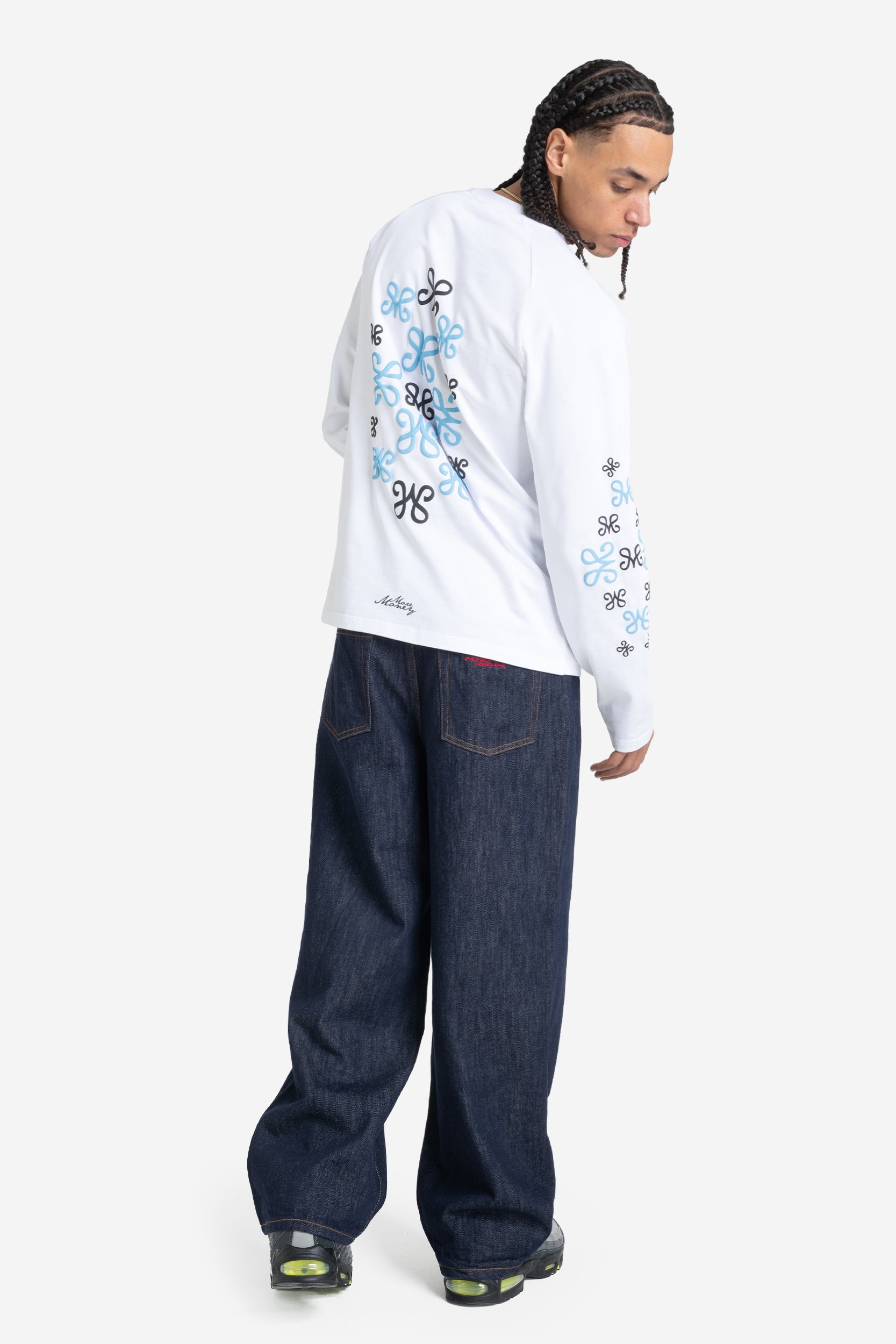 MONOGRAM LONGSLEEVE WHITE