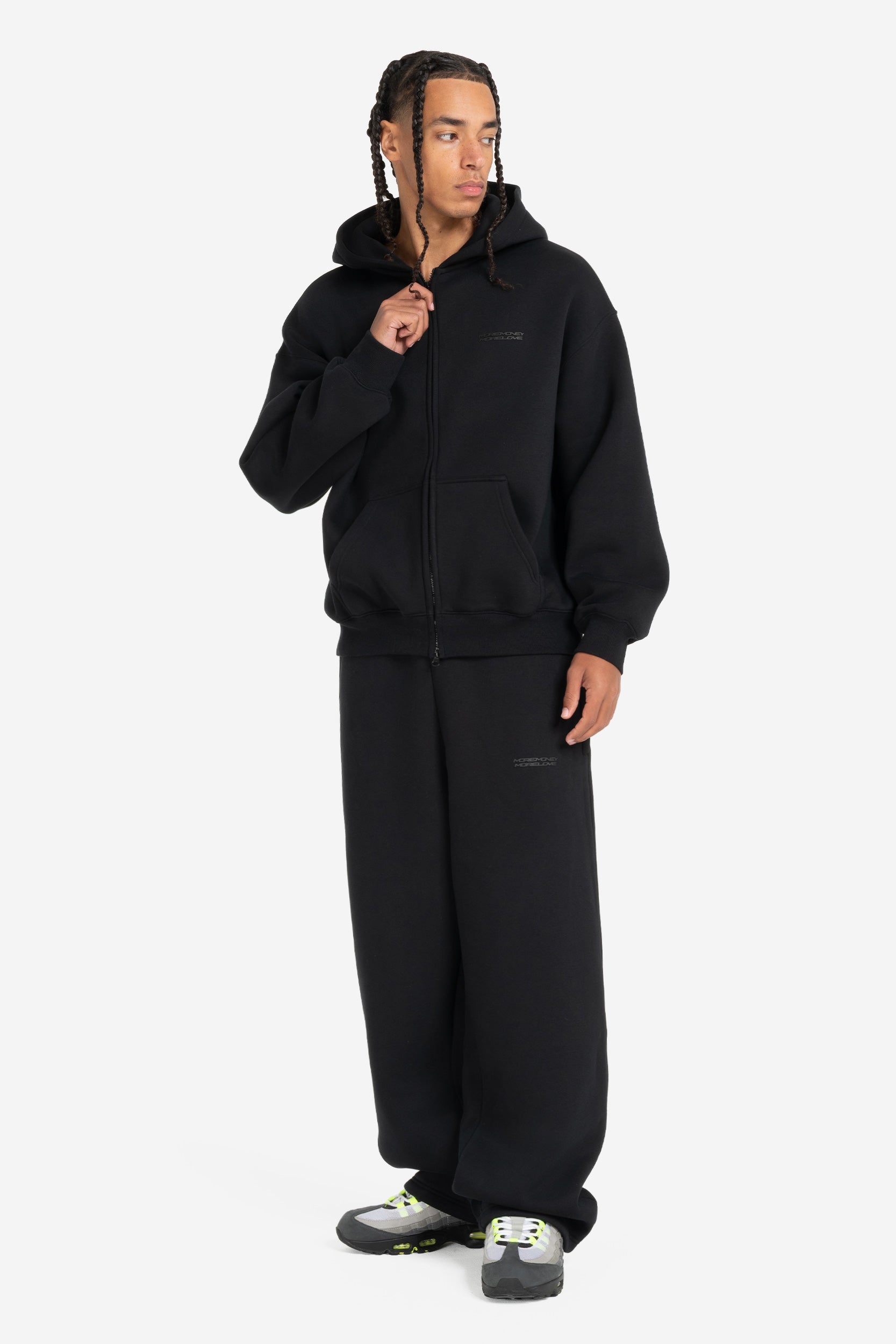 CLOUDS ZIP BLACK + CLOUDS JOGGER BLACK