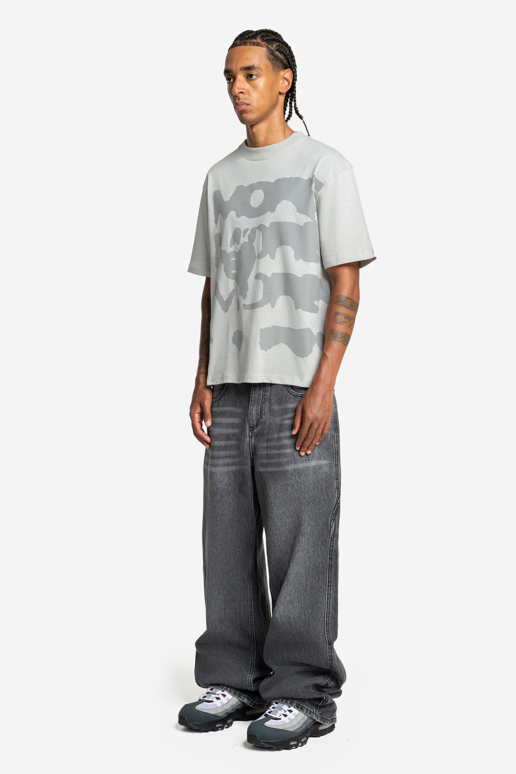 RADIANT CASH TEE LIGHT GREY