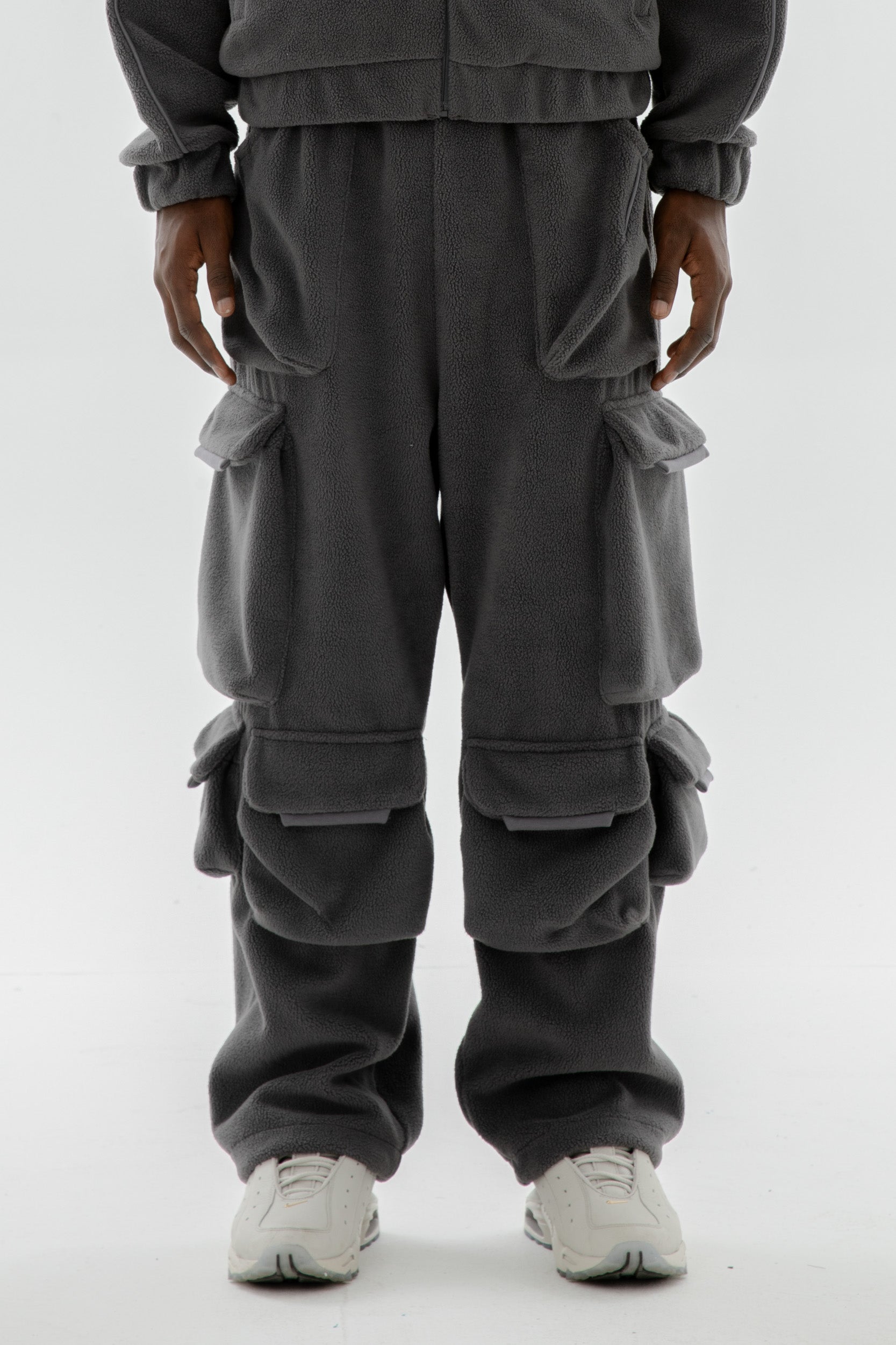 FLEECE CARGO JOGGER TORNADO GRAY 