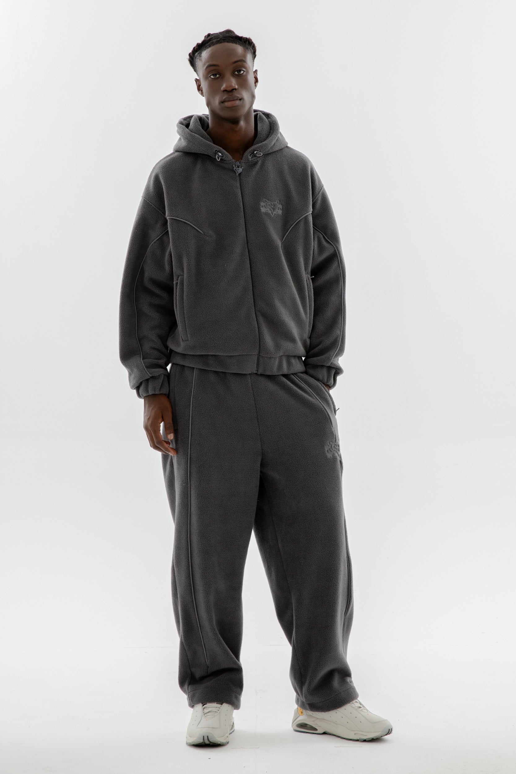 STAR WREATH FLEECE JOGGER TORNADO GREY