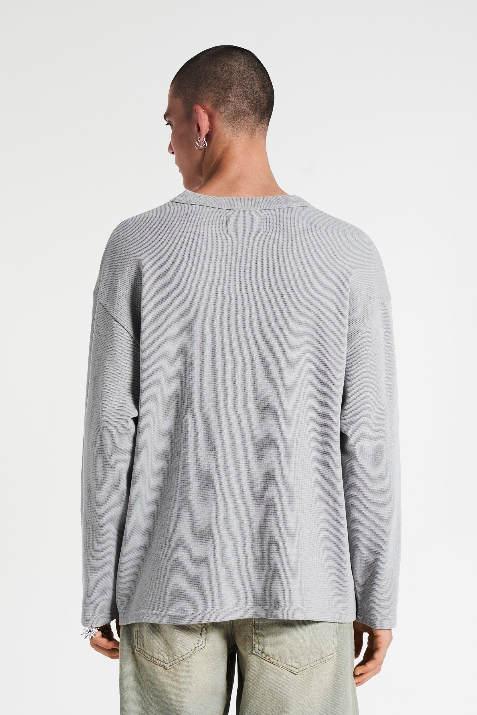 MUGSHOT WALL LONGSLEEVE ULTIMATE GRAY 