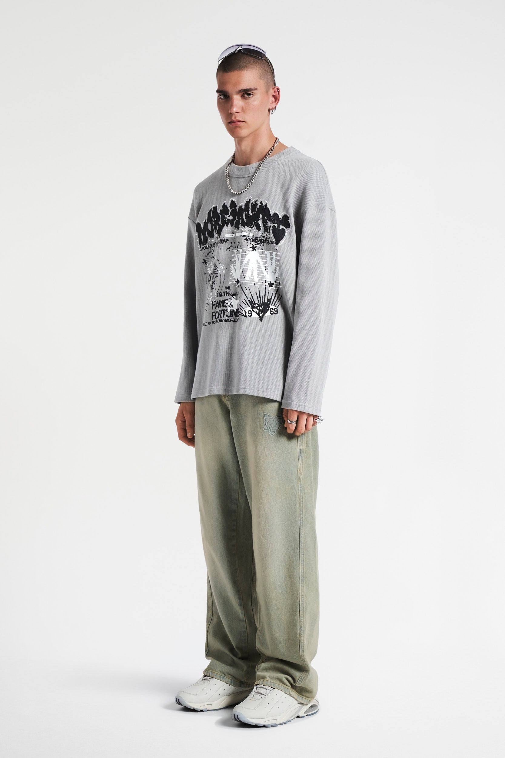 MUGSHOT WALL LONGSLEEVE ULTIMATE GRAY 