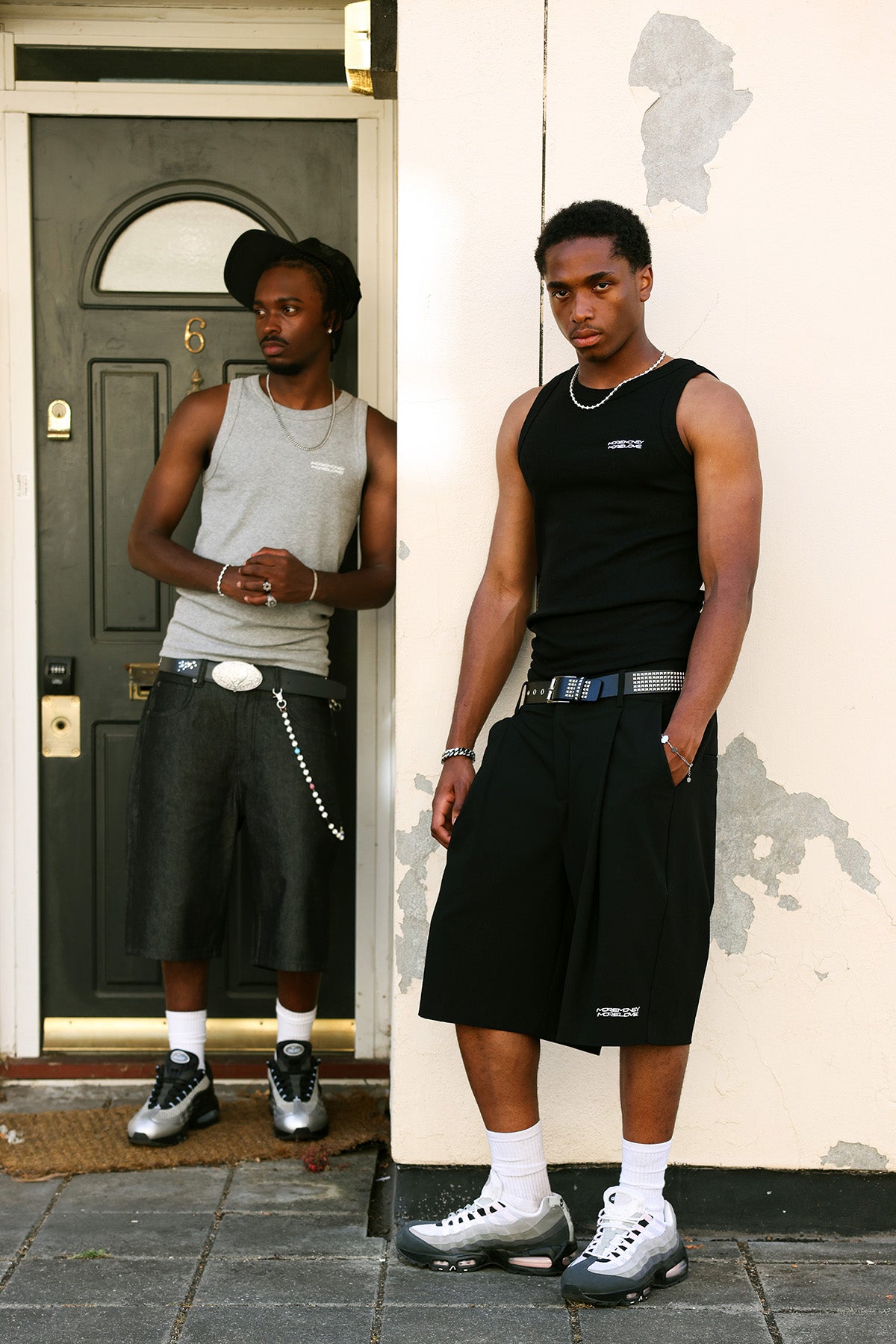 PLEATED SHORTS BLACK