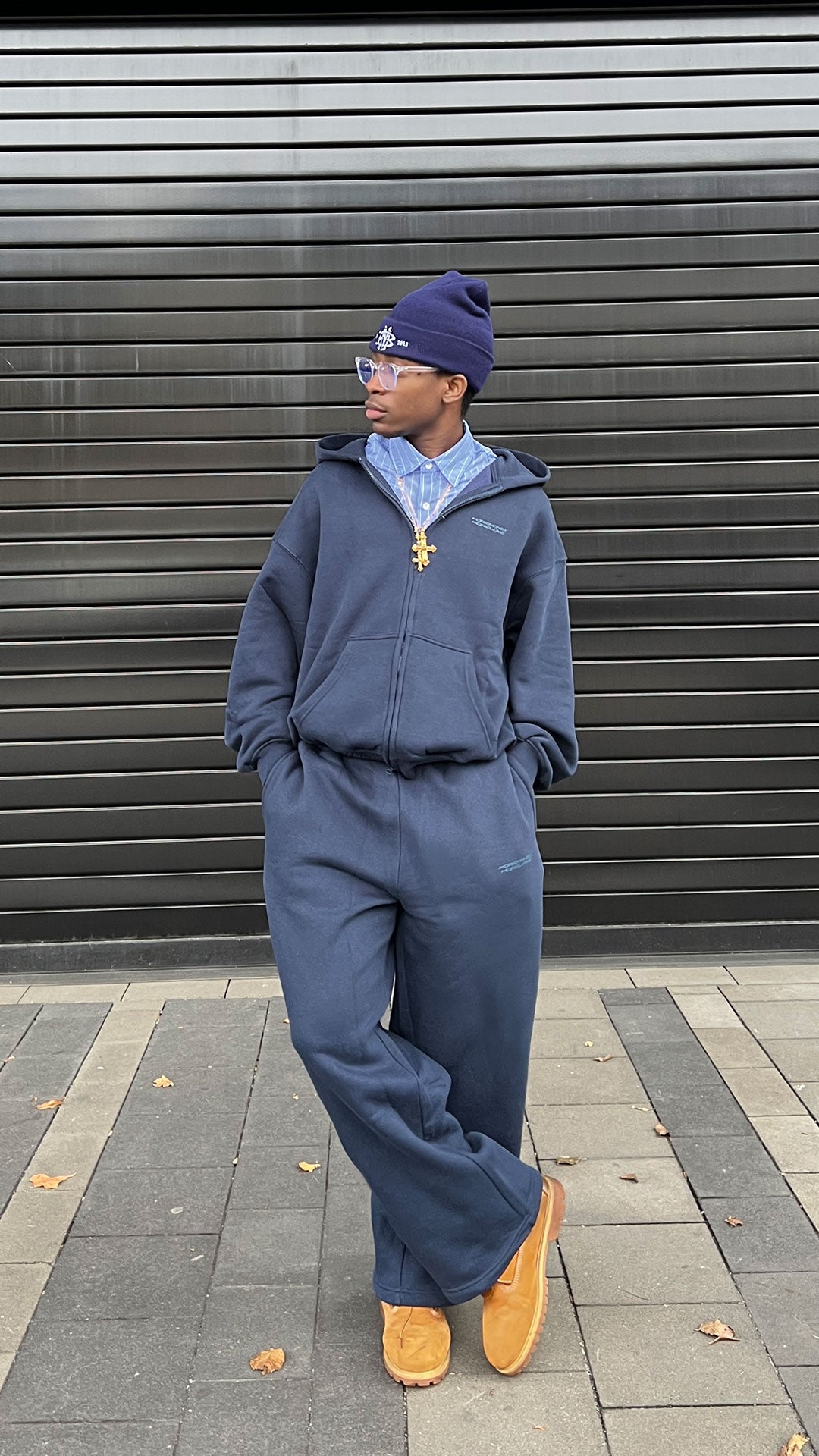 Load video: CloudsZip_DarkGrey_UGC01