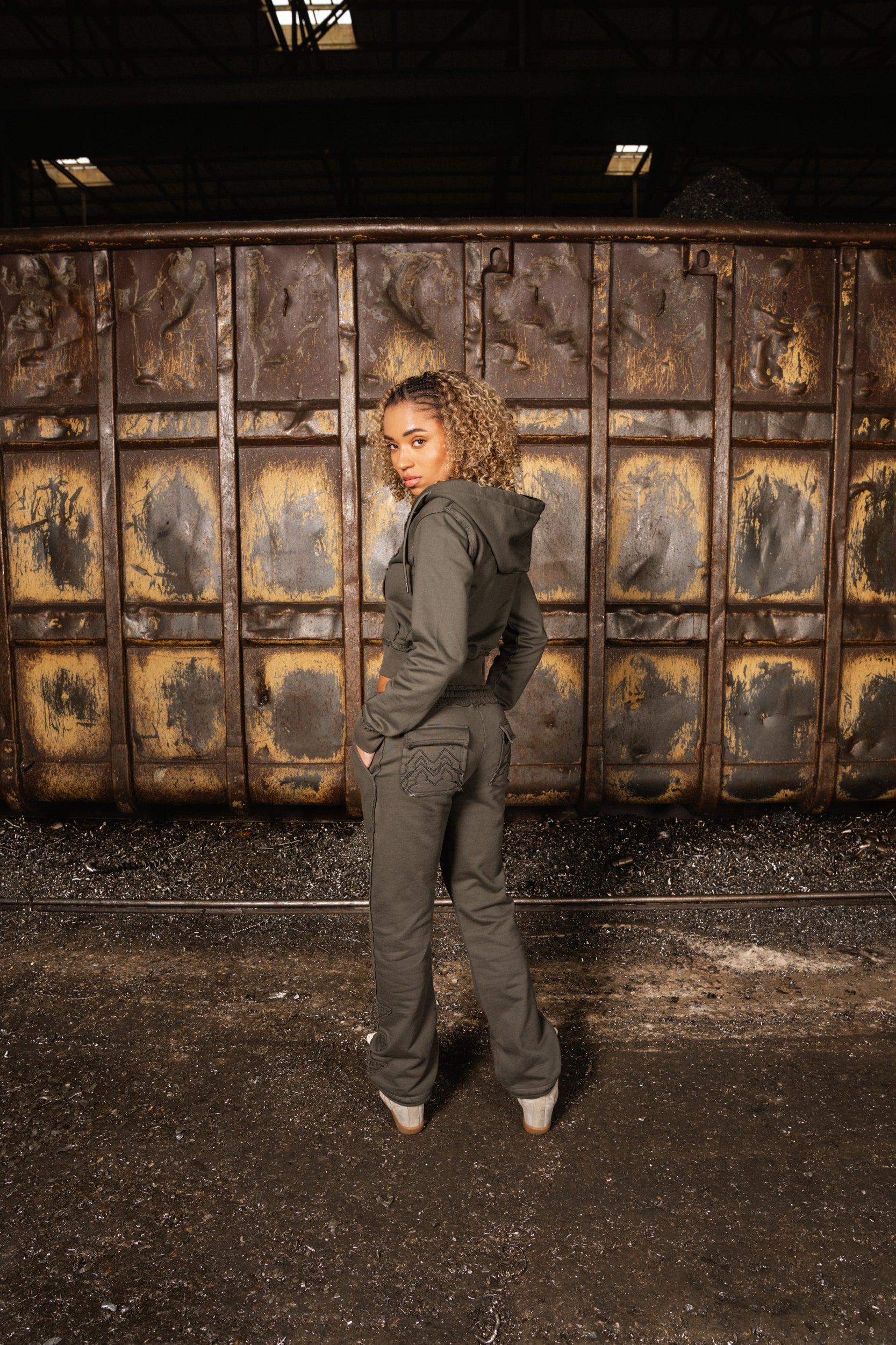 RAW EDGE GIRLS JOGGER MUD