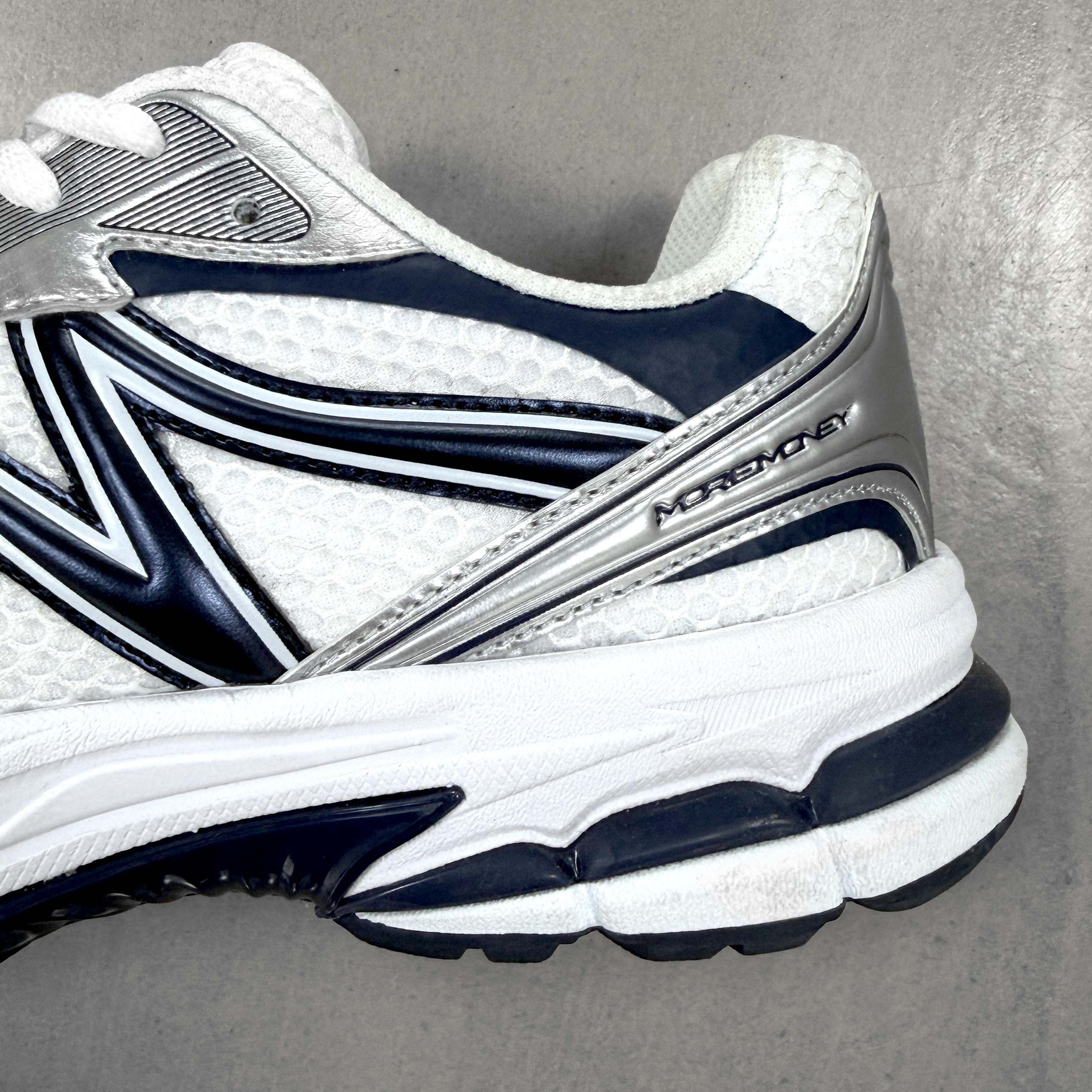 MOTION RUNNER NAVY STEEL
