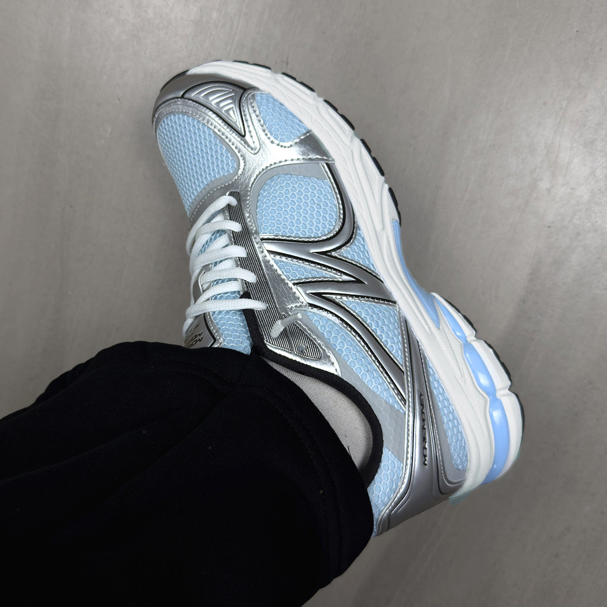 MOTION RUNNER SKY TINT