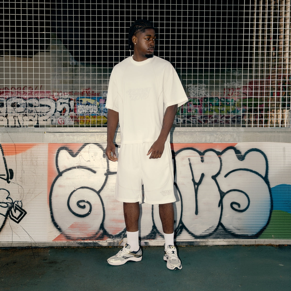 FLATLOCK SHORTS WHITE
