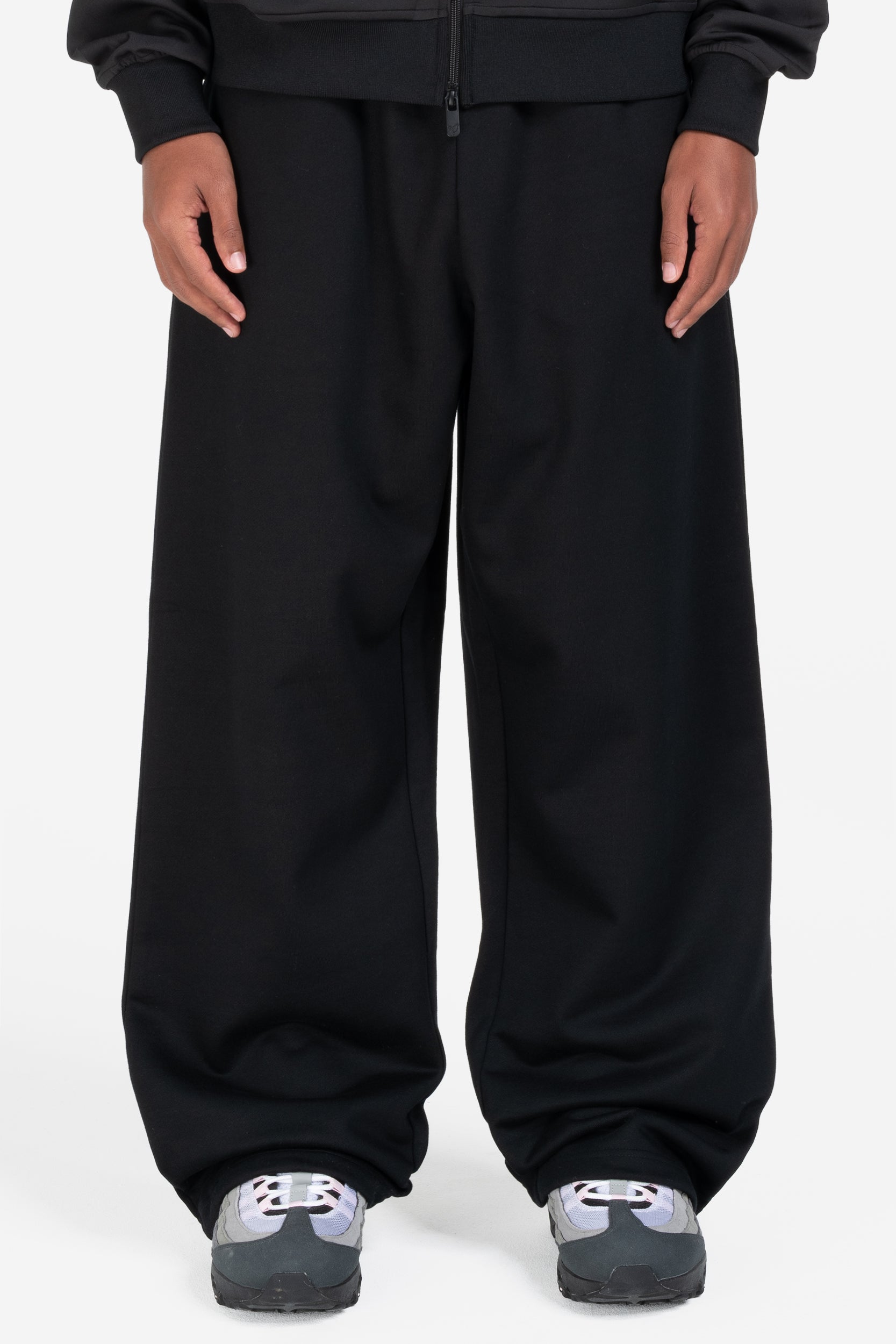 OPEN LEG JOGGER BLACK
