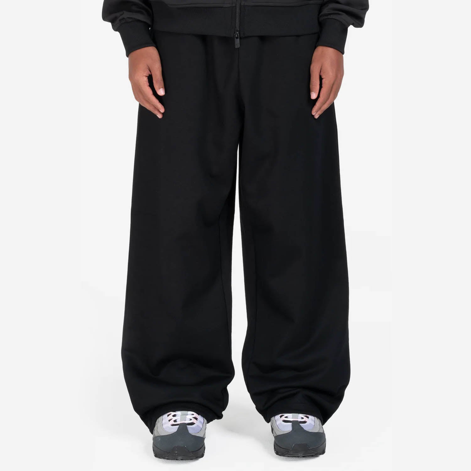 OPEN LEG JOGGER BLACK