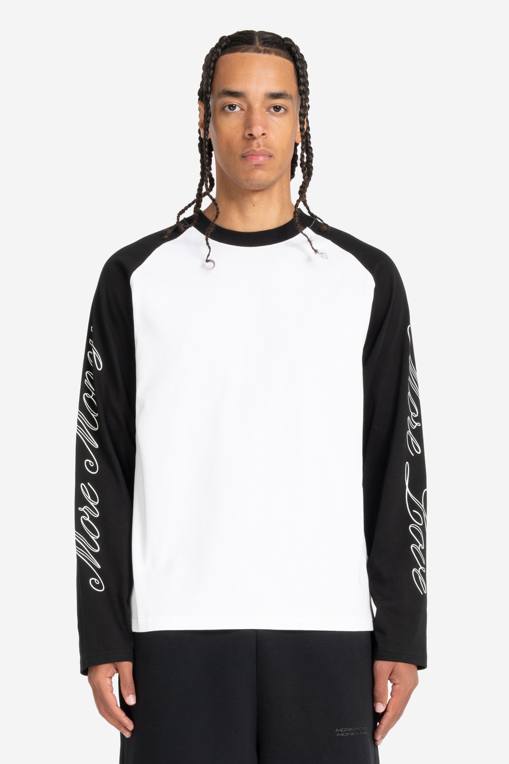 SCRIPT RAGLAN LONGSLEEVE BLACK