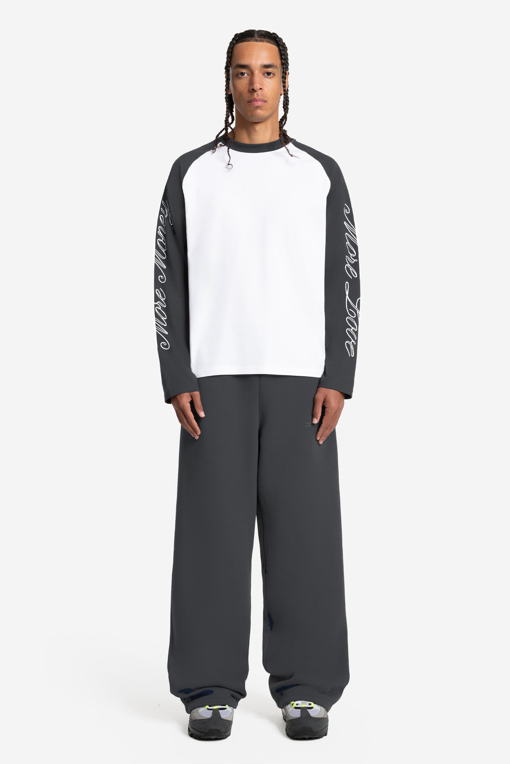 SCRIPT RAGLAN LONGSLEEVE DARK GREY