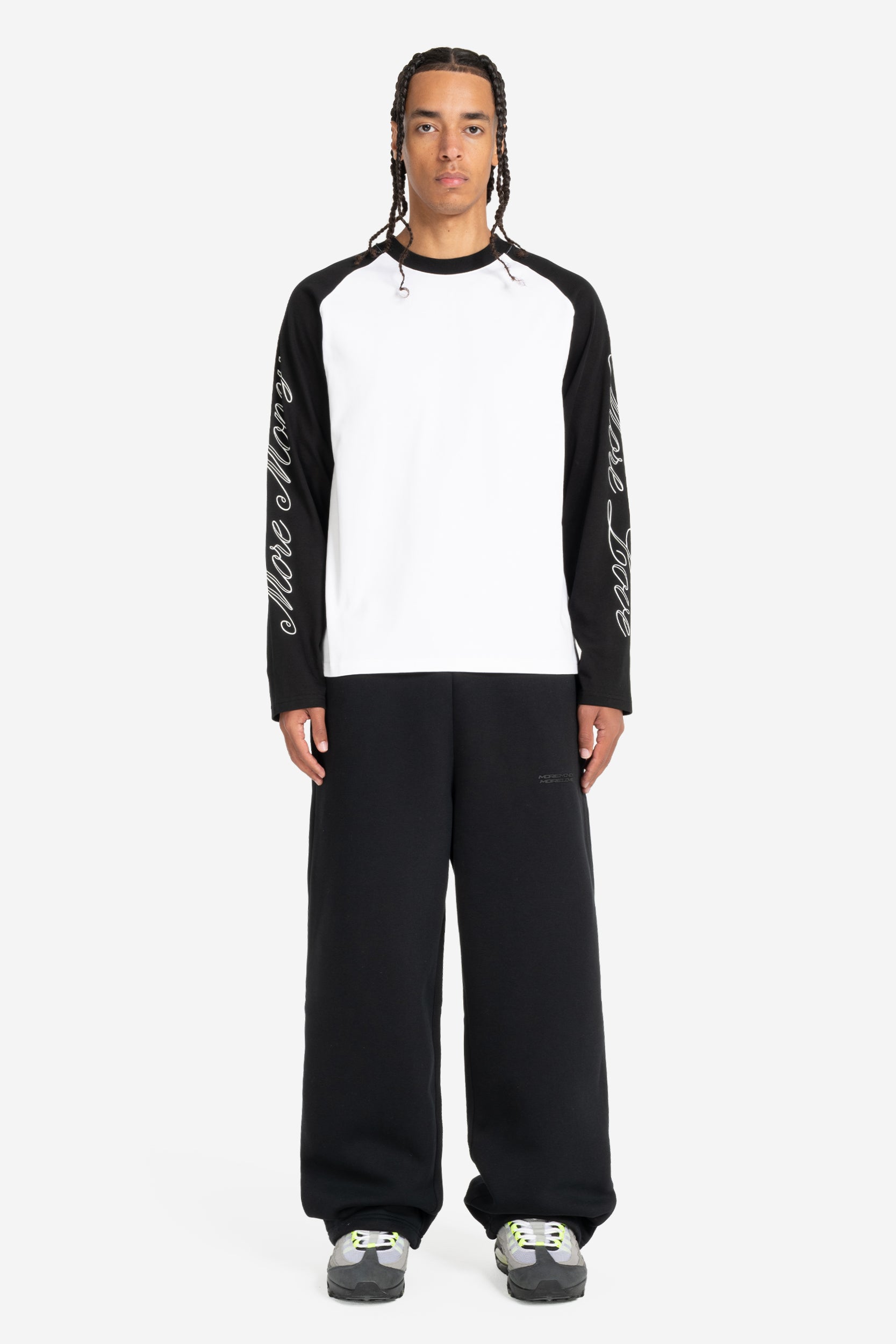 SCRIPT RAGLAN LONGSLEEVE BLACK