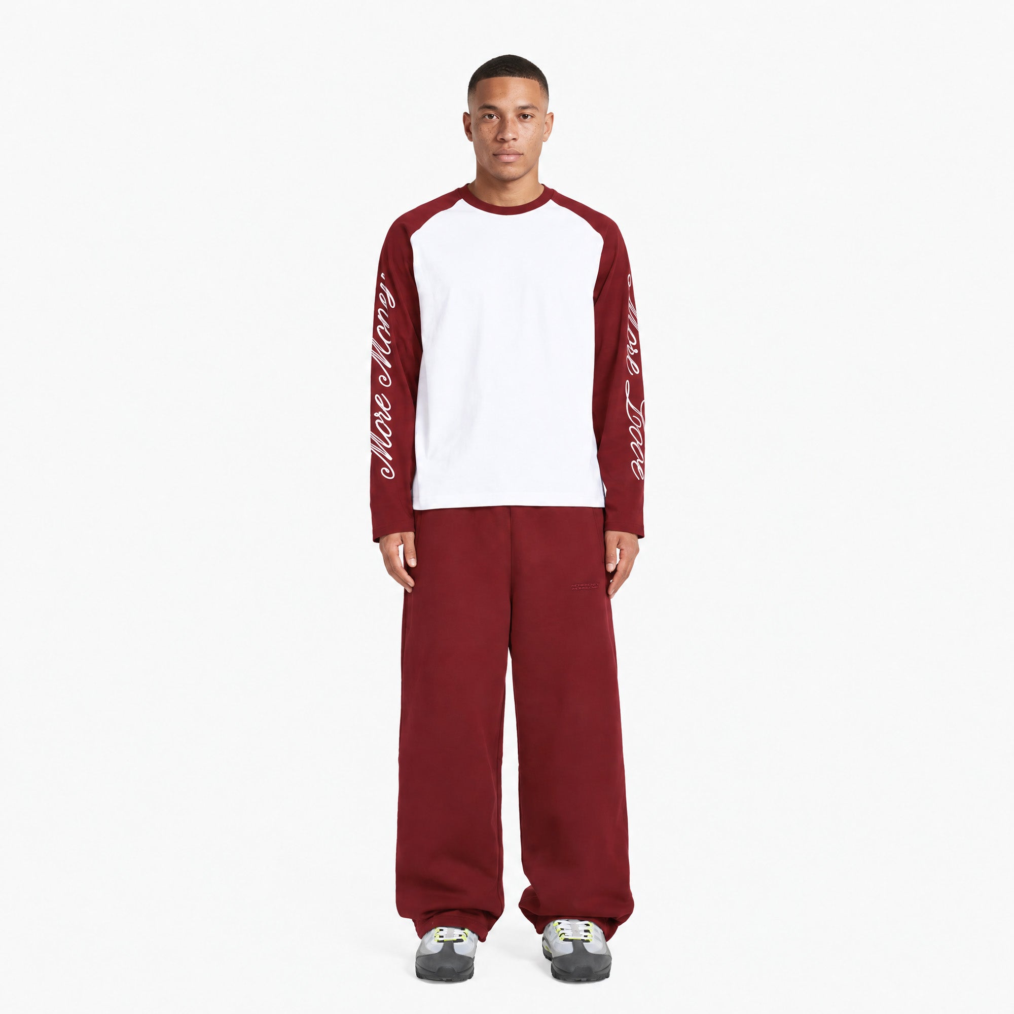 SCRIPT RAGLAN LONGSLEEVE BORDEAUX