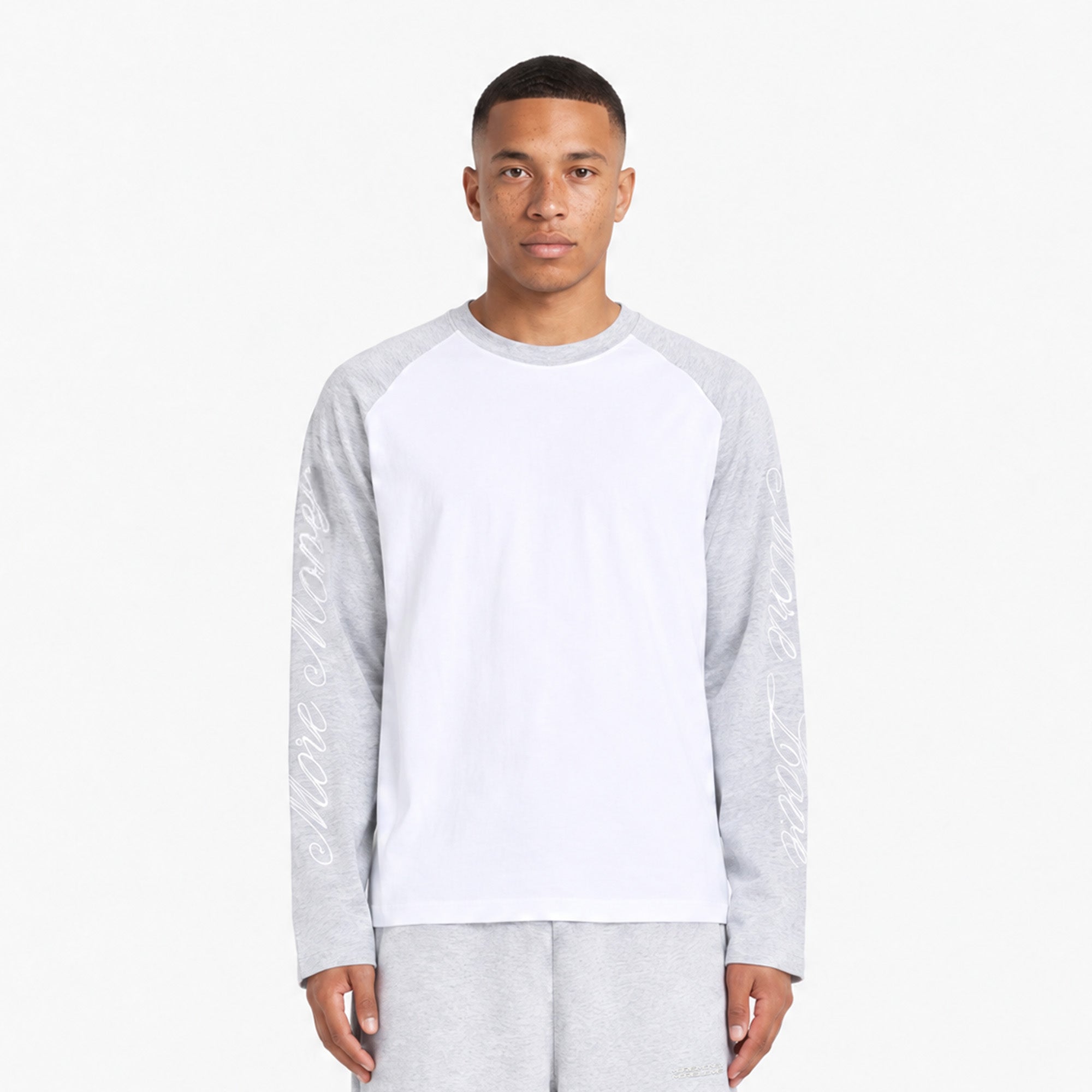 SCRIPT RAGLAN LONGSLEEVE HEATHER GREY