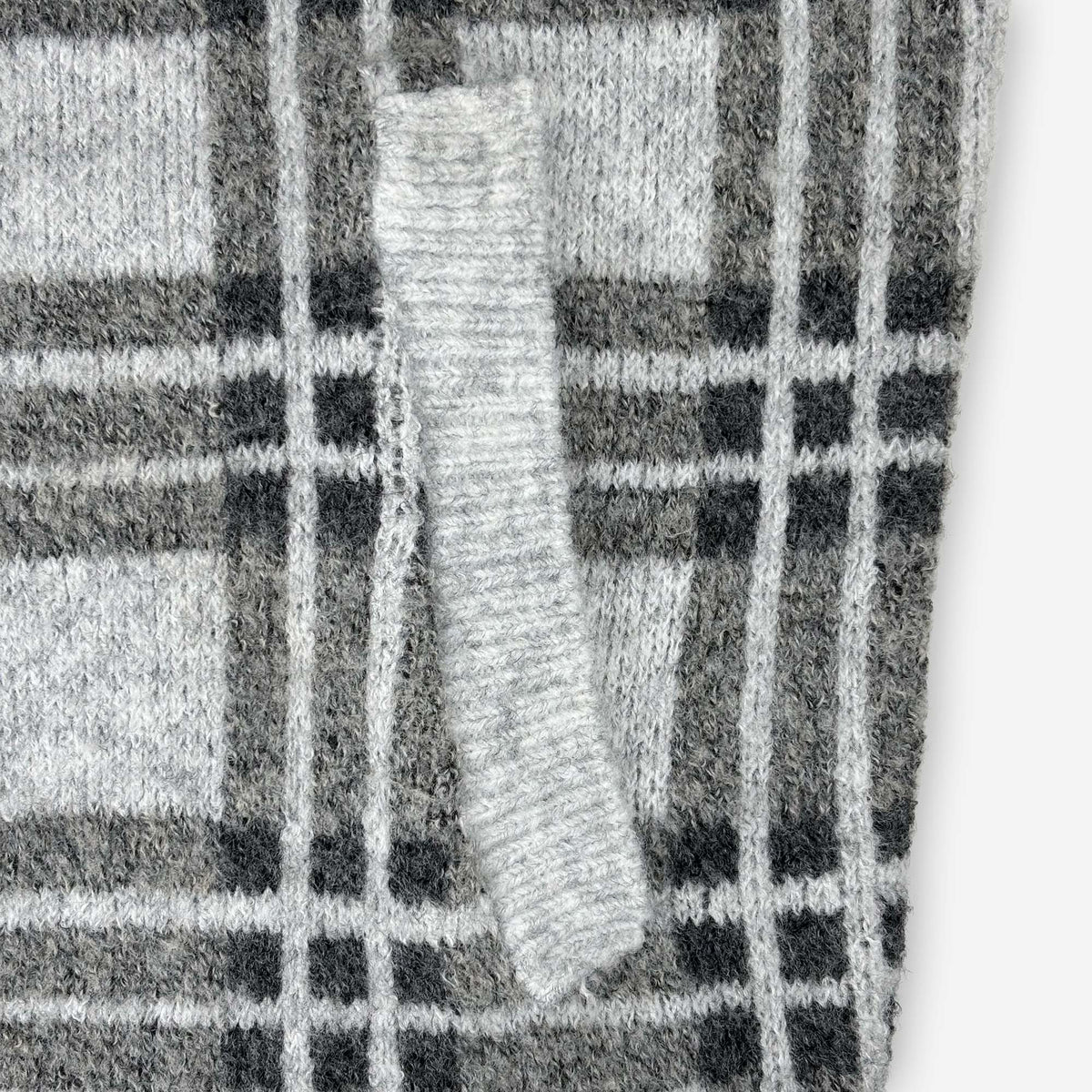 PLAID FUZZY KNIT ZIP LIGHT GREY