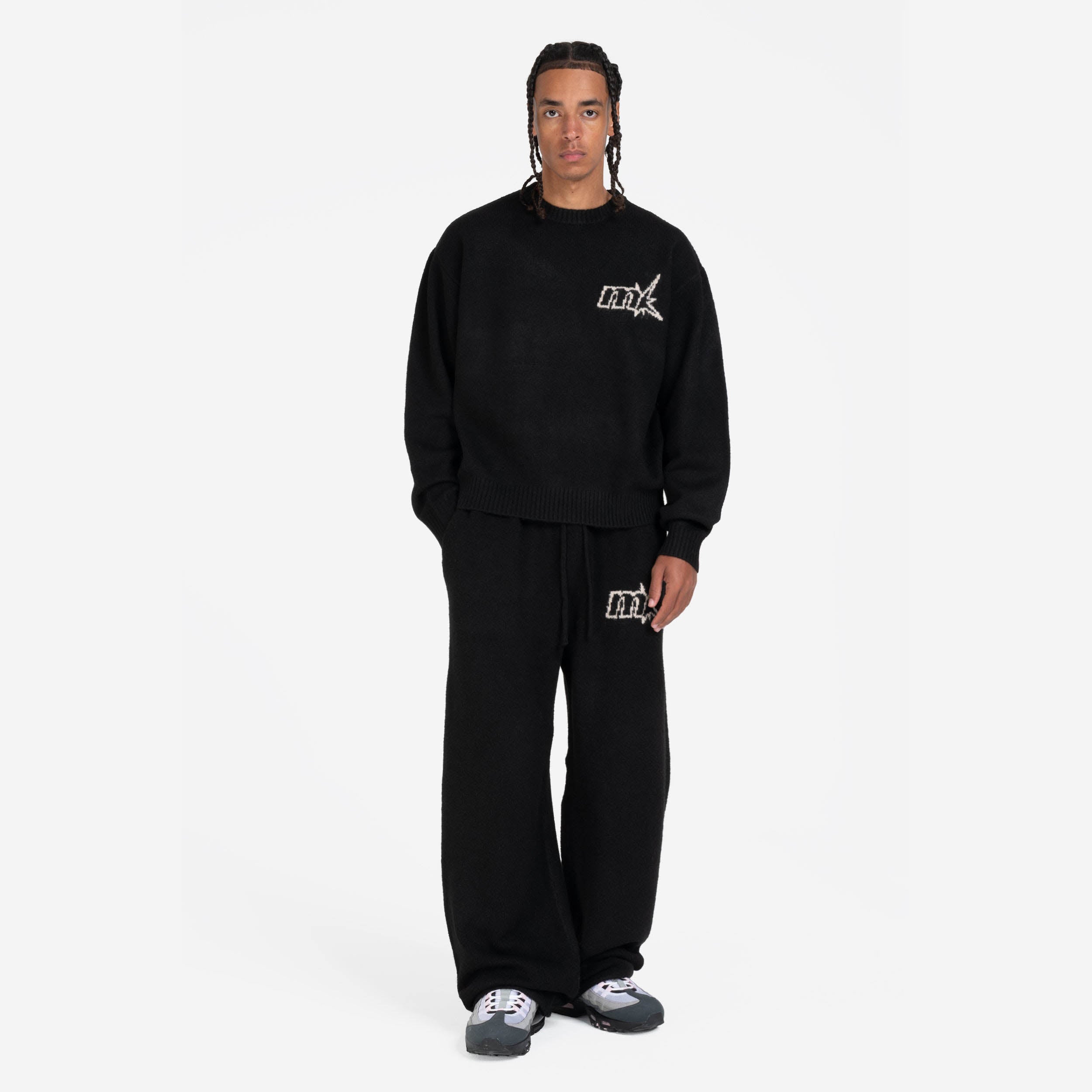 FUZZY KNIT SWEATER BLACK
