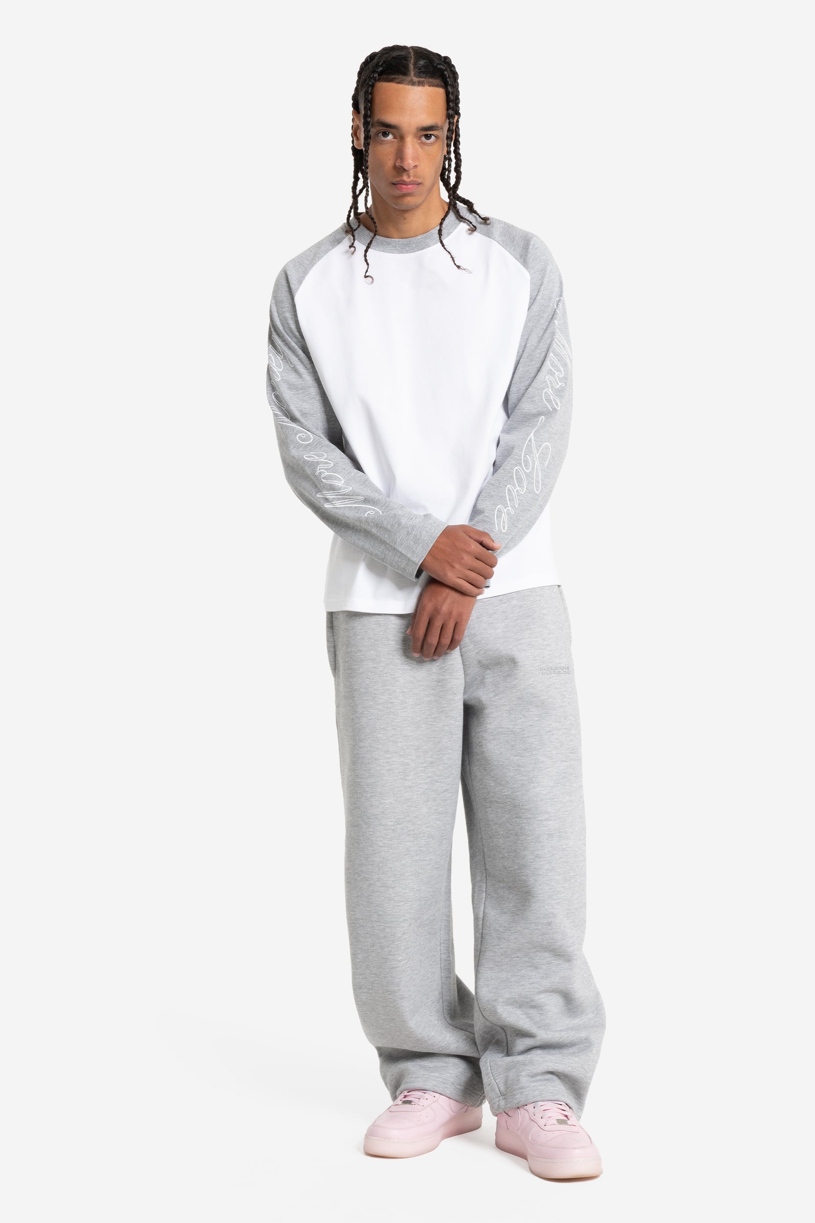 SCRIPT RAGLAN LONGSLEEVE GREY MELANGE + CLOUDS JOGGER GREY MELANGE