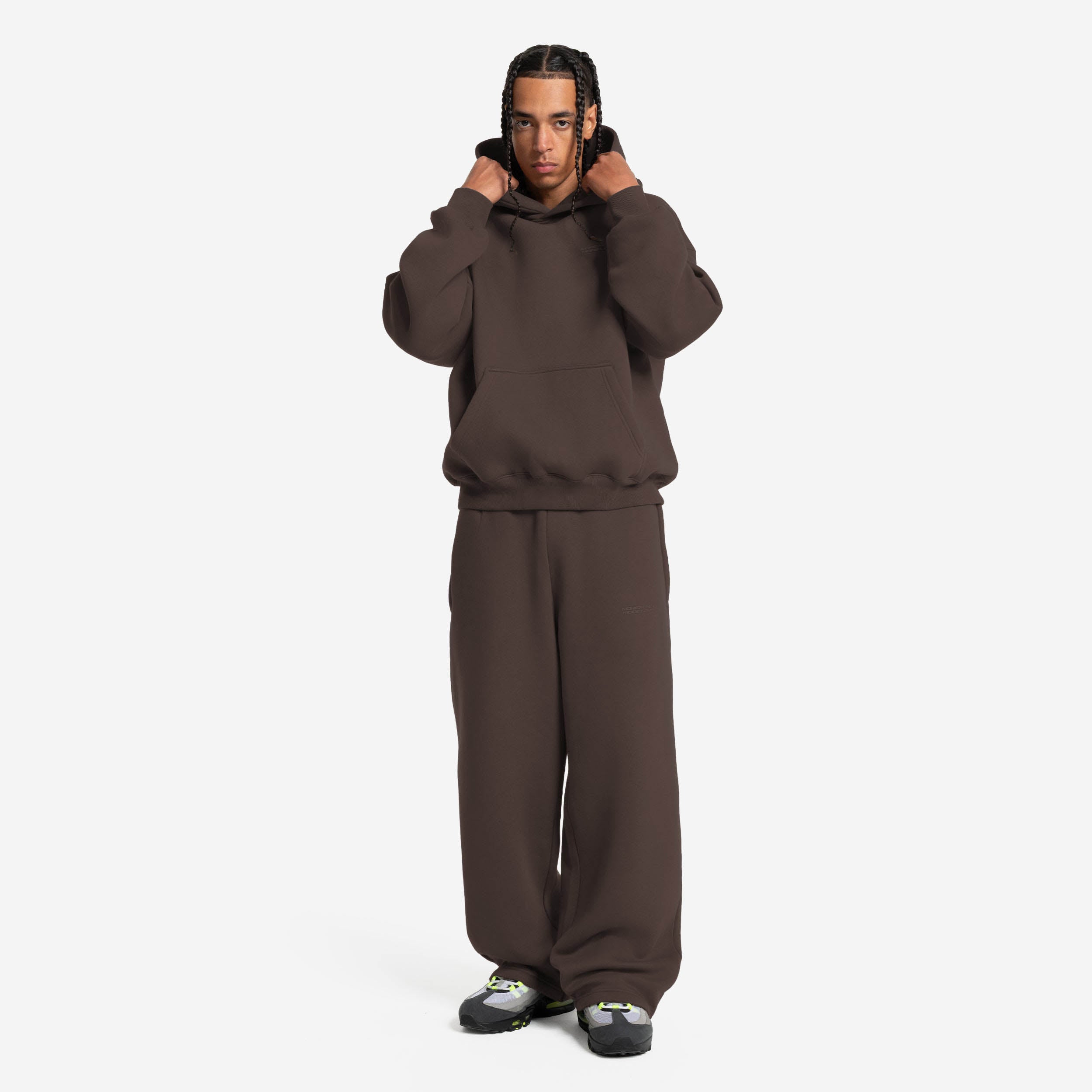 CLOUDS JOGGER BROWN
