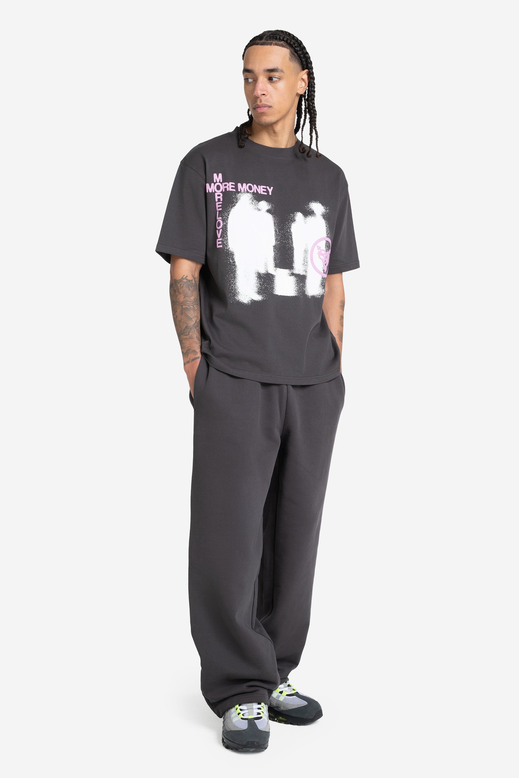 LOST BOND TEE DARK GREY + OPEN LEG JOGGER DARK GREY