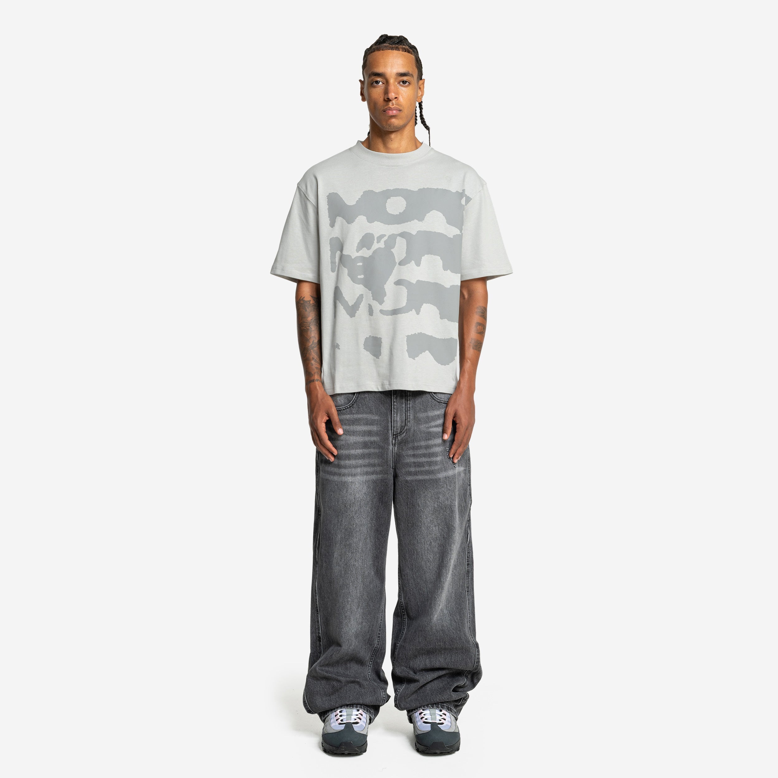RADIANT CASH TEE LIGHT GREY