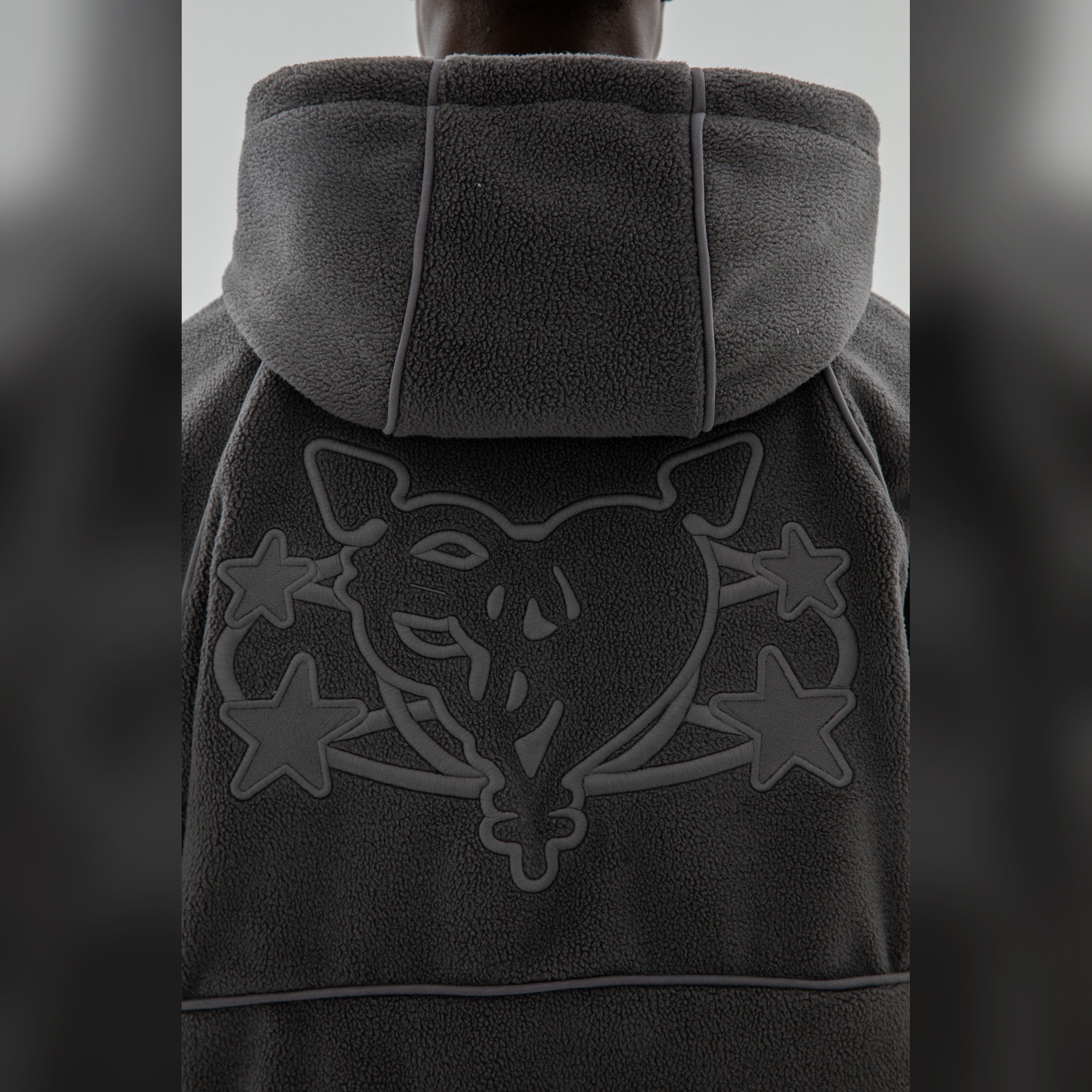 STAR WREATH FLEECE ZIP TORNADO GREY
