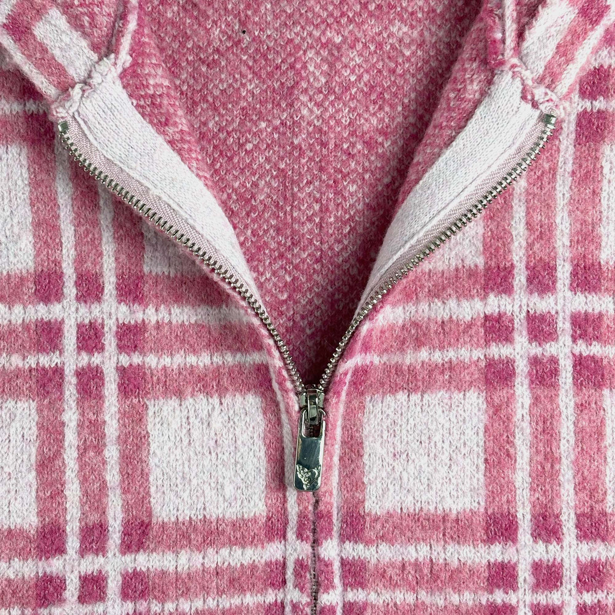 PLAID FUZZY KNIT ZIP PINK